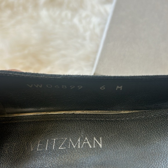 Stuart weitzerman black suede pump size 6M - Picture 5 of 6